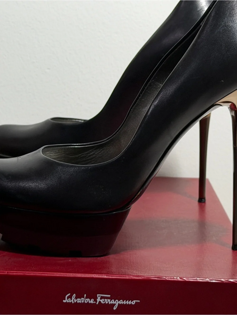 Salvatore Ferragamo Black Leather Lids Platform Pumps 9.5 M with Box bag, card - Picture 12 of 16
